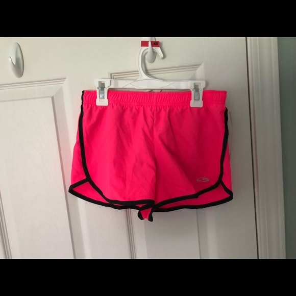 Girls running shorts - Picture 1 of 4